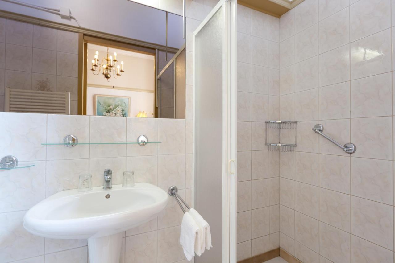 Hotel Pension 'T Huys Grol レーネスセ エクステリア 写真