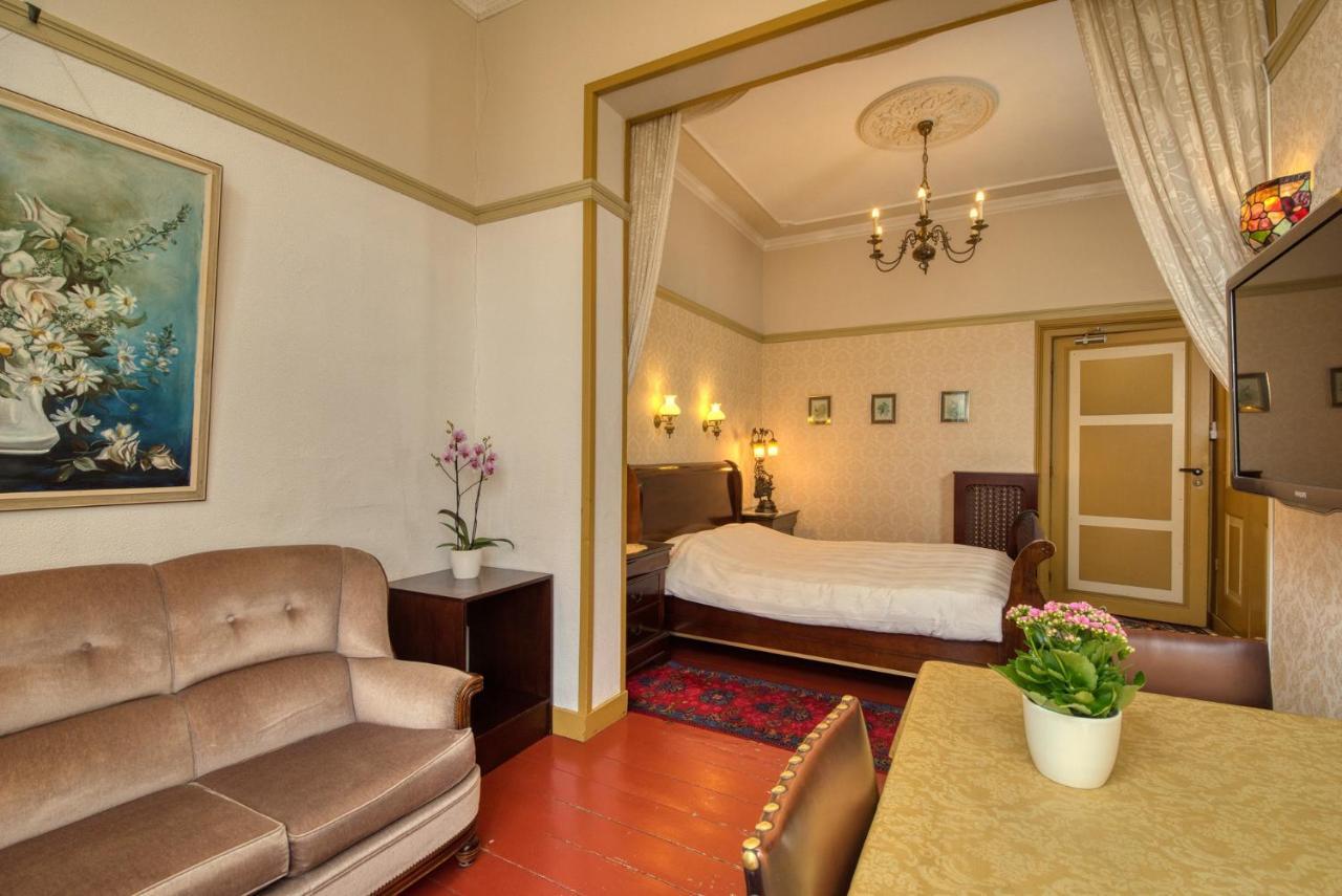 Hotel Pension 'T Huys Grol レーネスセ エクステリア 写真